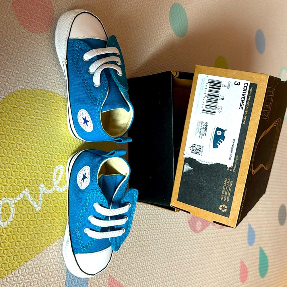 NEW in box Converse infant baby size 3